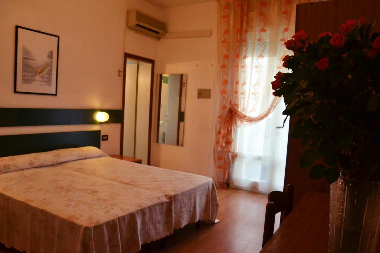 Hotel Rex Лидо ди Йезоло Екстериор снимка