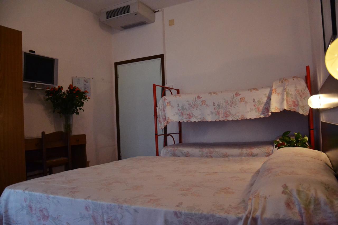 Hotel Rex Лидо ди Йезоло Екстериор снимка